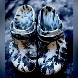 Platform Crocs size 10w in Womens